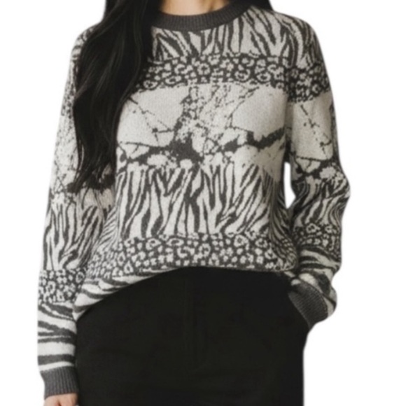 chico’s The Weekend Sweater Size 1 - Picture 1 of 8